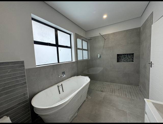 4 BEDROOM HOUSE FOR SALE IN SANDOWN